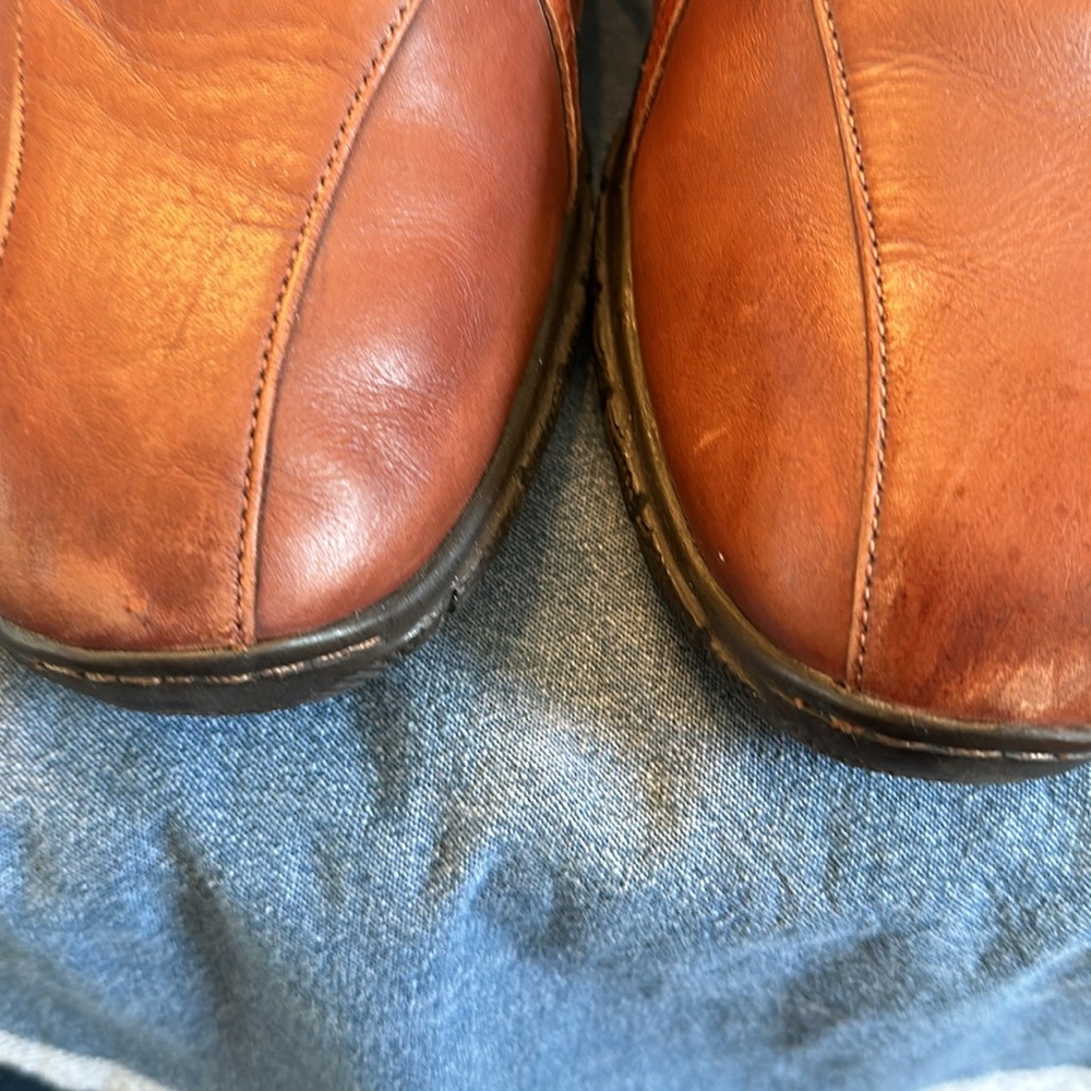 Allen Edmonds leather Traveler men’s  Sneakers size 9 1/2
Price is firm - Picture 3 of 13